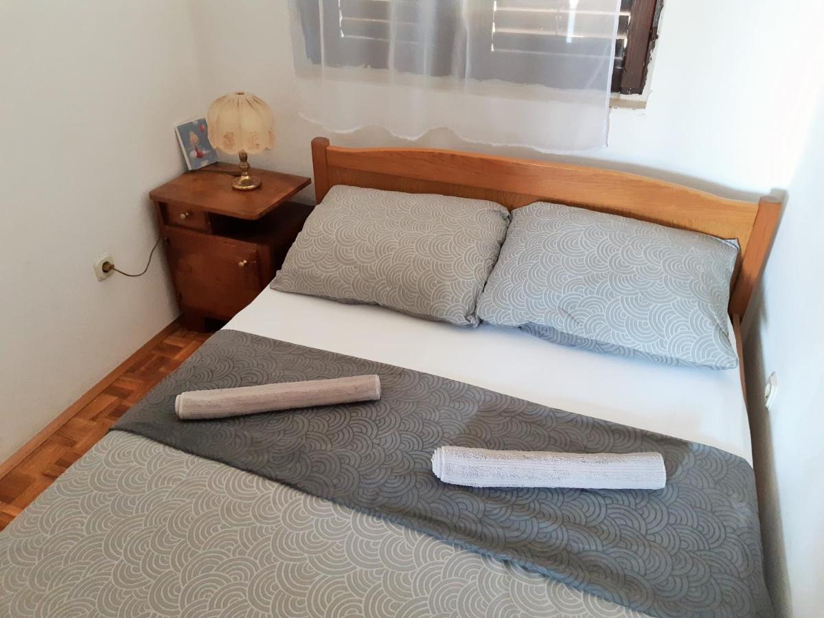 Dalmatino Apartmani Vir Esterno foto