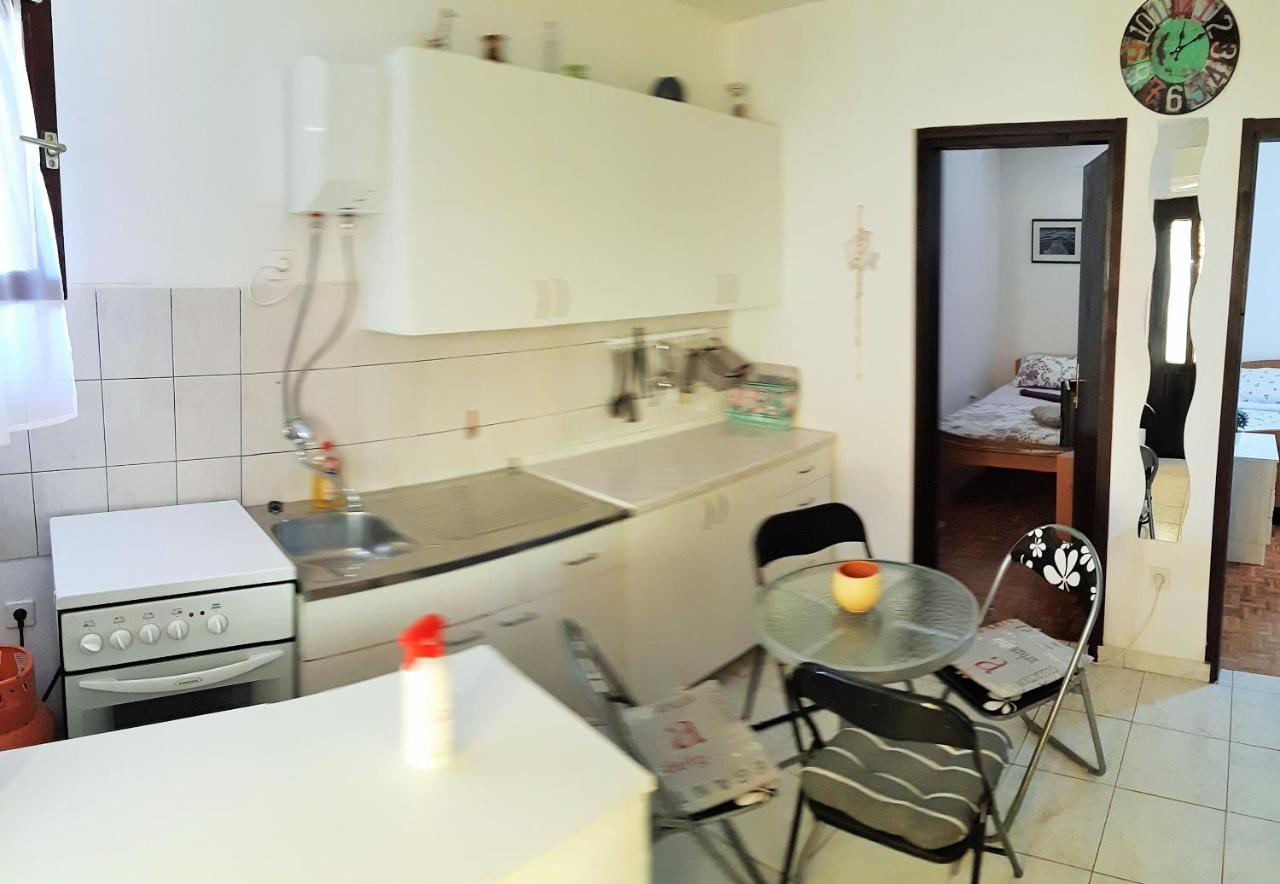 Dalmatino Apartmani Vir Esterno foto